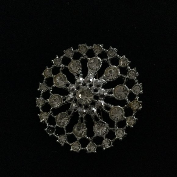 Big round pin brooch 5cm diameter - Picture 1 of 3